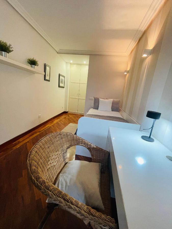 Atico Al Lado Del Ayuntamiento Apartment Oviedo Exterior foto